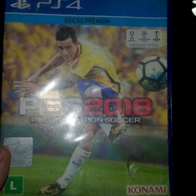 pes 2018, edição premium. um pouco usado 