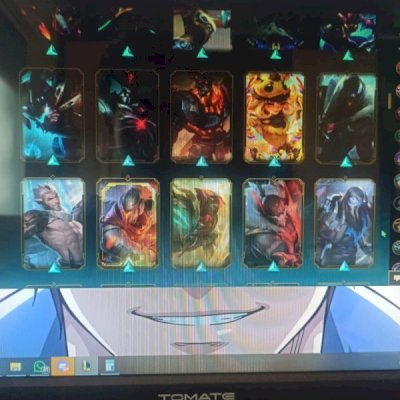 Kayle Juiza e Riven Campeonato 2012 + 181 skins + todos os campeões - Esmeralda 