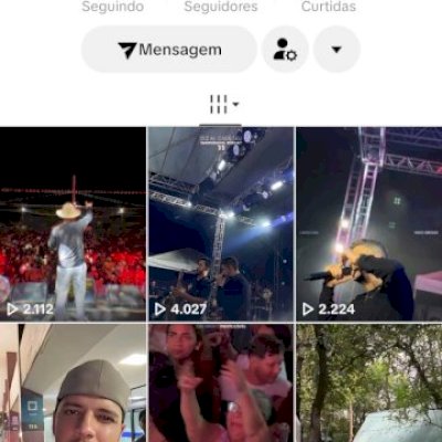 Vendo conta do tik Tok bem engajada 