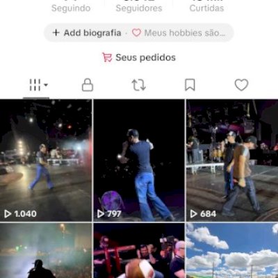 Vendo conta do tik Tok bem engajada 