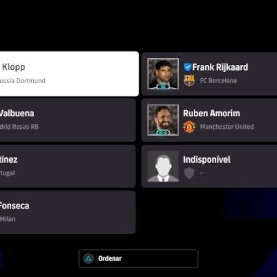PS5 Conta eFootball com vários épicos.