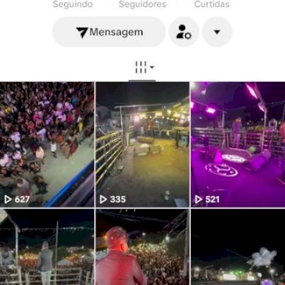 Vendo conta do tik Tok bem engajada 