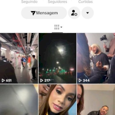 Vendo conta do tik Tok bem engajada 